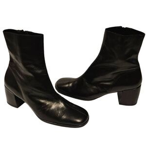 Escape Black Leather Skinny Ankle Boots by Robert Clergorla sz 8